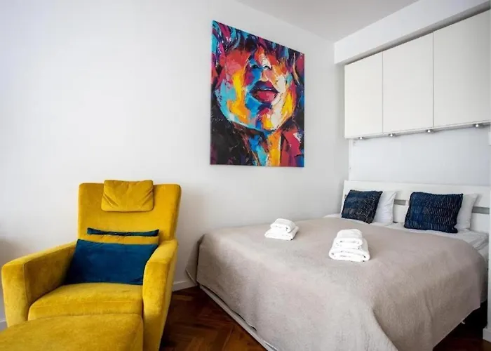 Urban - Great Location - Center - Zurawia Apartment